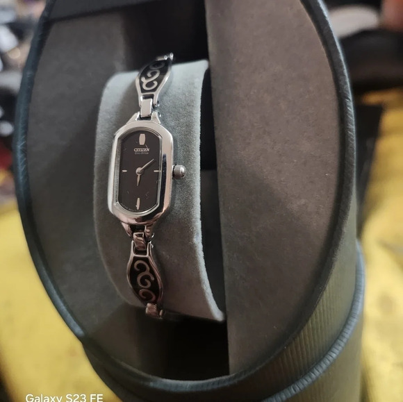 Citizen Eco-Drive Ladies Watch EG2300-56E - Picture 3 of 6